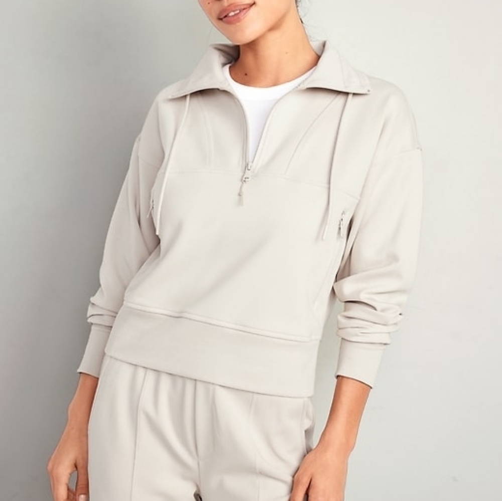 Old Navy Dynamic Fleece Half-Zip Thumbholes Sweatshirt in Wish Bone Size Medium